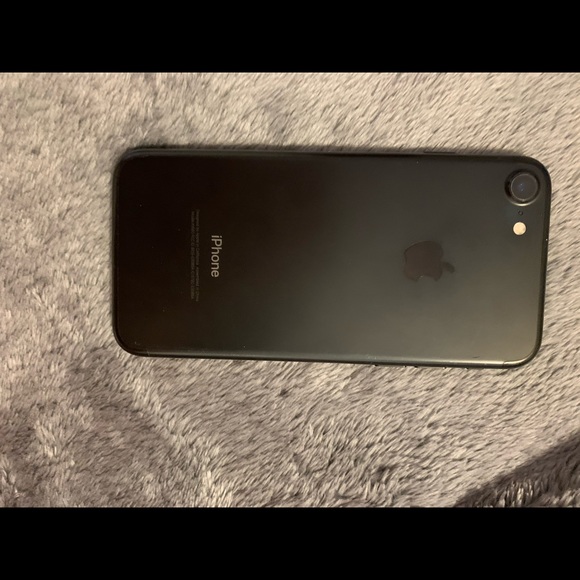 iPhone 7 S - Picture 3 of 6
